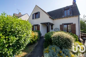 Maison traditionnelle à Montigny-sur-Loing (77690)