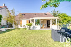 House at Ecquevilly (78920)