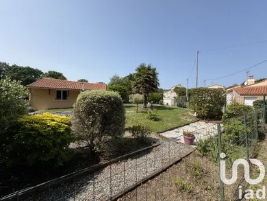 House in CHAUVE (44320)