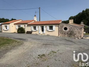 House at CHAUVE (44320)