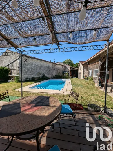 Maison à Montils (17800)