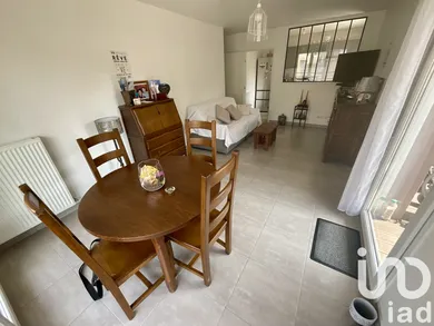 Apartment in Mennecy (91540)