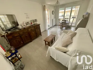 Apartment in Mennecy (91540)