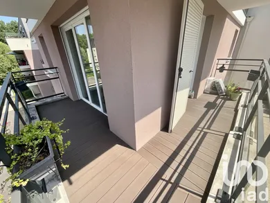 Apartment in Mennecy (91540)