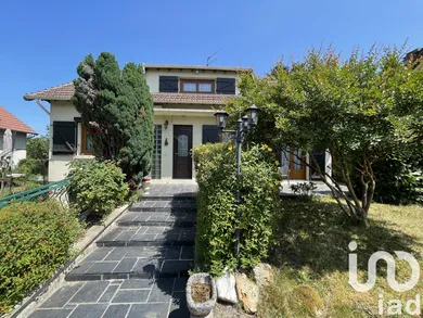 Traditional house at Vaujours (93410)