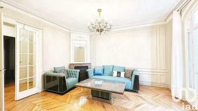 Appartement à Paris (75007)