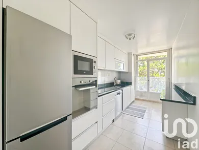 Apartment at Ballainvilliers (91160)