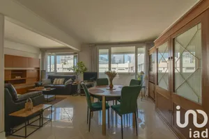 Apartment at Puteaux (92800)