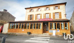 Building at Brioux-sur-Boutonne (79170)