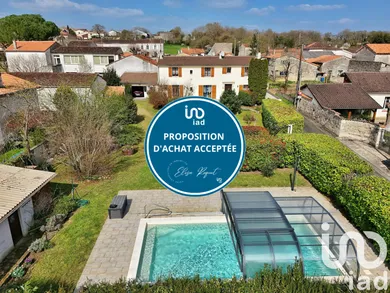 House at Luxé (16230)