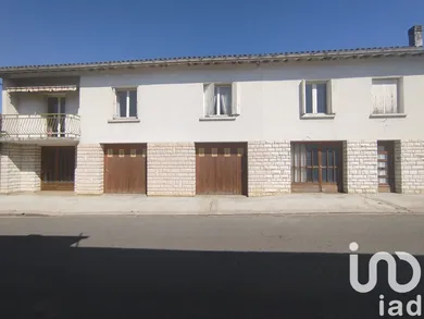 Building in Agmé (47350)