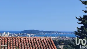 Maison à Toulon (83200)