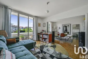 Apartment at Saint-Maur-des-Fossés (94100)