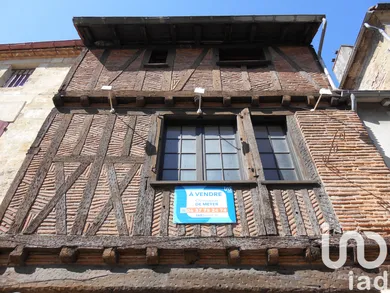 Building at Marmande (47200)