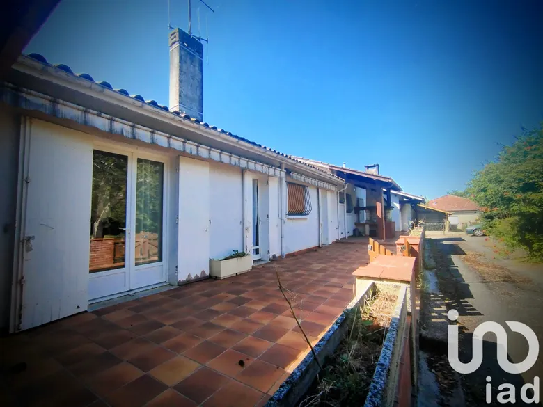 Immeuble 230 m² · à Agmé · 230 m² · 96 500 €