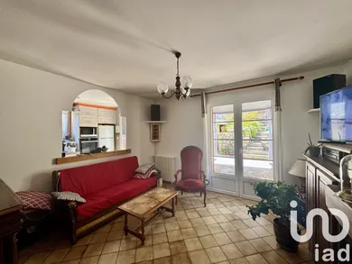 Townhouse in Saumur (49400)