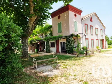 Domain in Allègre-les-Fumades (30500)