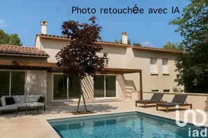 Architectural house at Peyrolles en Provence (18860)
