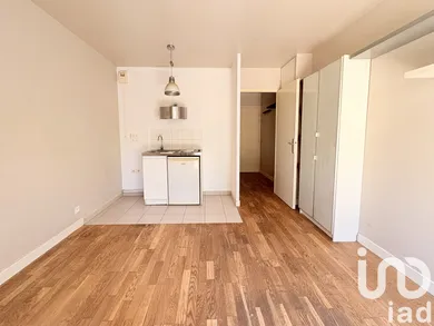 Apartment in Saint-Pierre-du-Perray (91280)