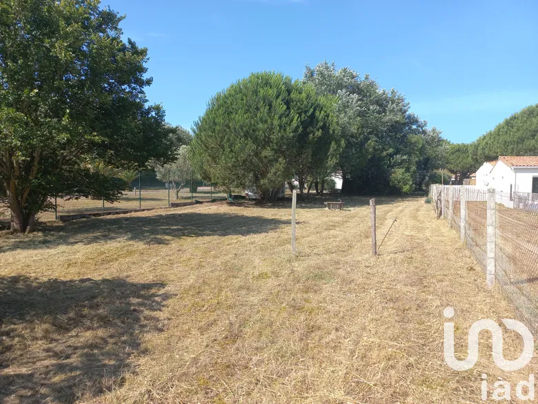Terrain à bâtir à Saint-Georges-d'Oléron (17190) · 245 000 €