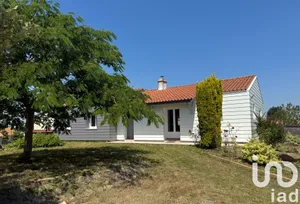 Traditional house at Saint-Étienne-de-Mer-Morte (44270)
