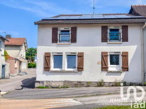 Immeuble à Domèvre-sur-Avière (88390)