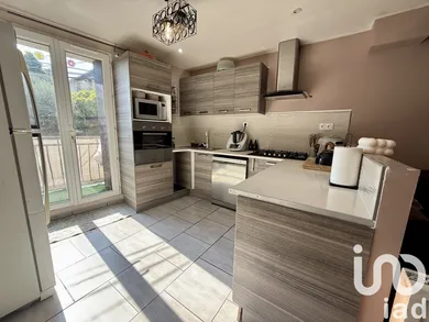 Townhouse in Carpentras (84200)