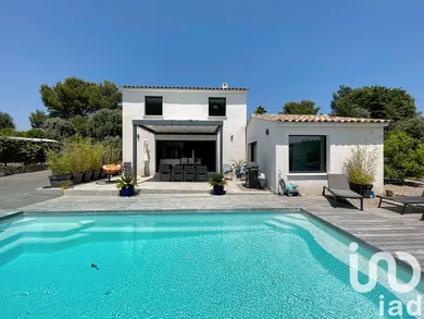 House at Bagnols-en-Forêt (83600)