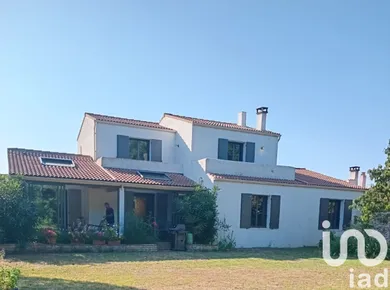 House at Saint-Pierre-d'Oléron (17310)