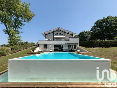 House at Créon (33670)