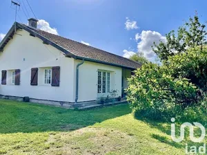 House at Charmont (51330)