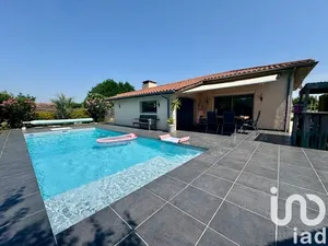 House at Izon (33450)
