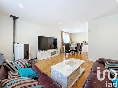 Traditional house in Grigny (91350)