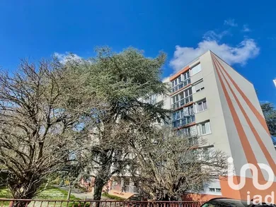 Apartment in Thiais (94320)