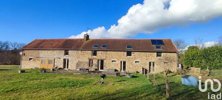Maison 5 pièces 177 m² · à Saint-Hilaire-du-Harcouët · 177 m² · 350 000 €