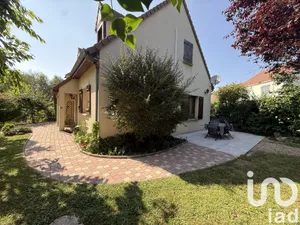Pavillon à Serris (77700)