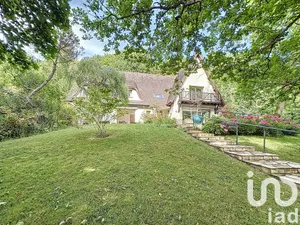 Mansion at Saint-Rémy-lès-Chevreuse (78470)