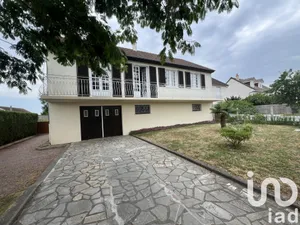 House at Guécélard (72230)