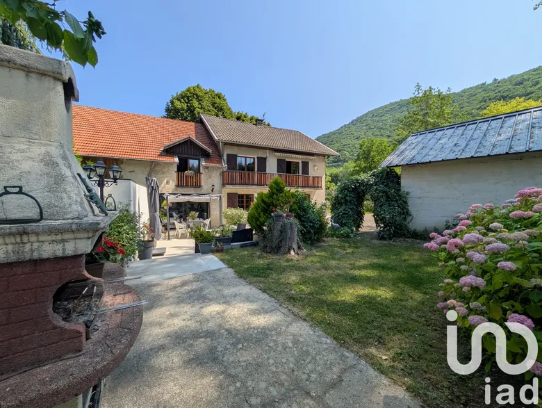 Maison 9 pièces 184 m² · à Saint-Martin-de-la-Cluze · 184 m² · 422 000 €