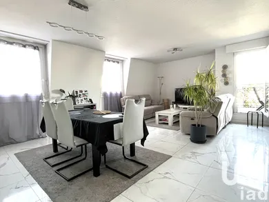 Apartment at Créteil (94000)