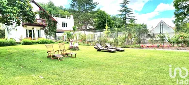 Mansion at Le Malesherbois (45330)