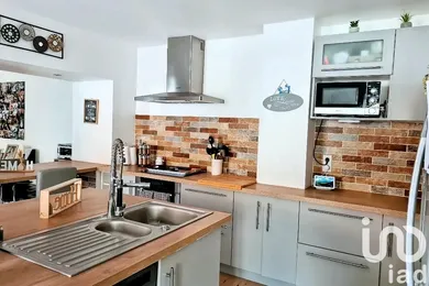 Apartment at Saint-Martin-du-Tertre (89100)