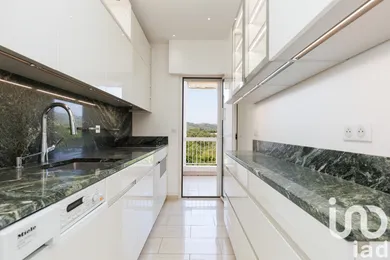 Apartment in Mandelieu-la-Napoule (06210)