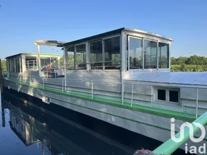 Barge in Mézy-sur-Seine (78250)