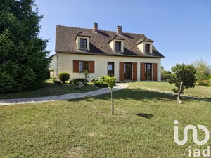 Traditional house at Crancey (10100)