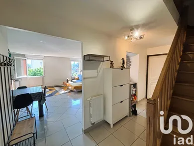 Apartment in Saint-Clair-de-la-Tour (38110)