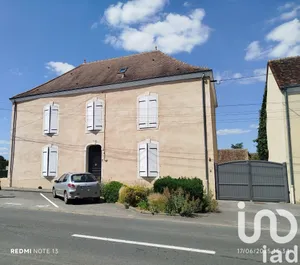 Village house at Saint-Cosme-en-Vairais (72110)