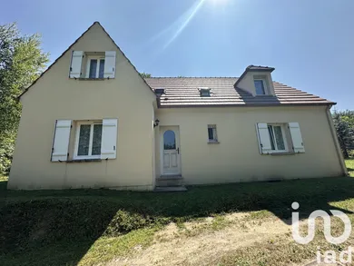 Maison traditionnelle à Crouy-sur-Ourcq (77840)