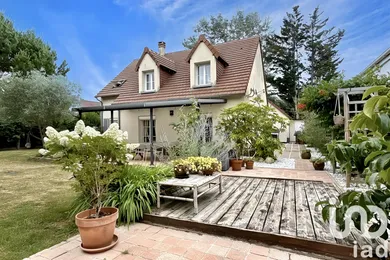 Traditional house at Saint-Thibault-des-Vignes (77400)