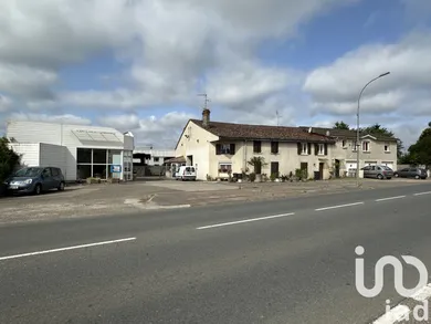 Building at Sainte-Bazeille (47180)